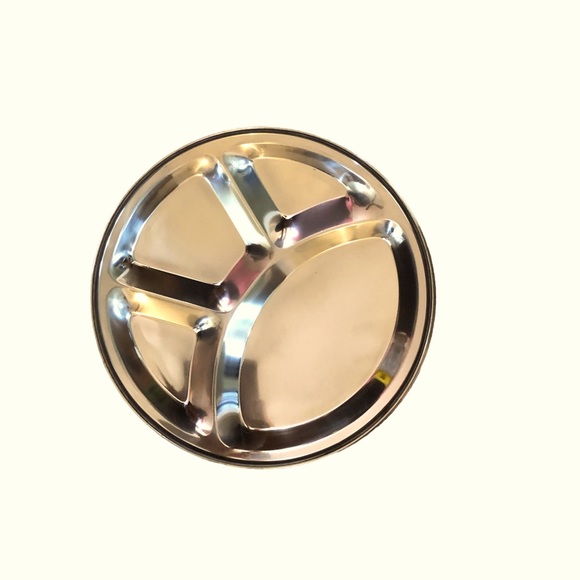 BNWT: 5-Piece Set of Sectioned Stainless Steel Plates Perfect for All Occasion - Picture 3 of 5